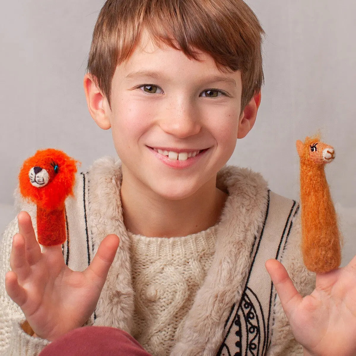 Lionel Llama Finger Puppet