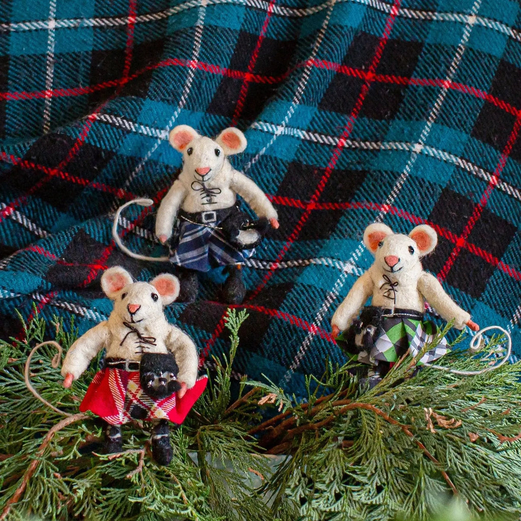 Scottish Mouse Green Kilt