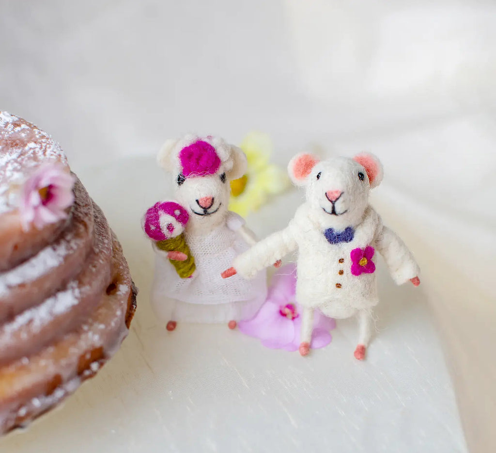 Page Boy Wedding Mouse